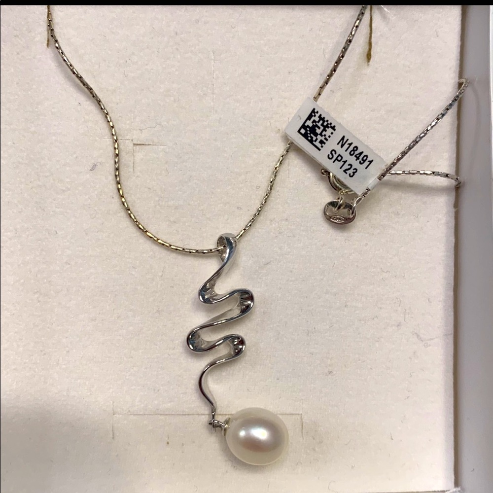 Magnolia sterling silver NEW necklace